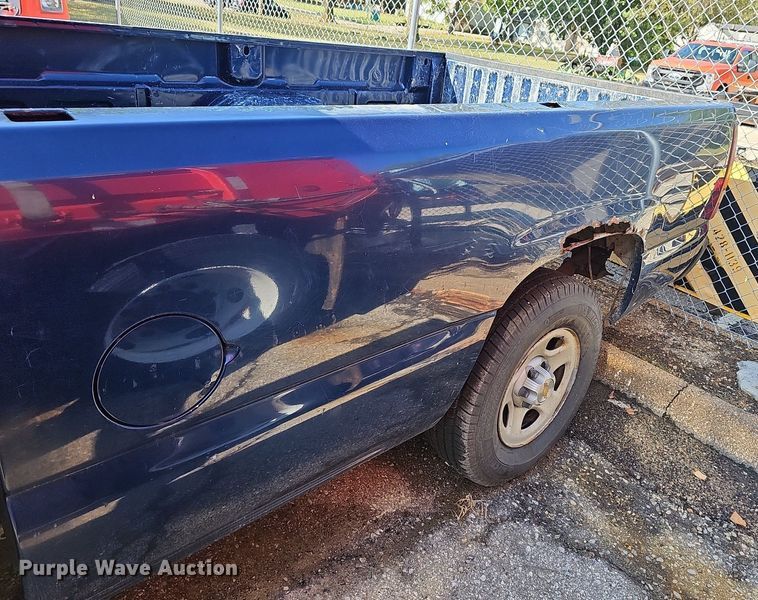 image for item DN8705 2002 Chevrolet Silverado 1500  pickup truck