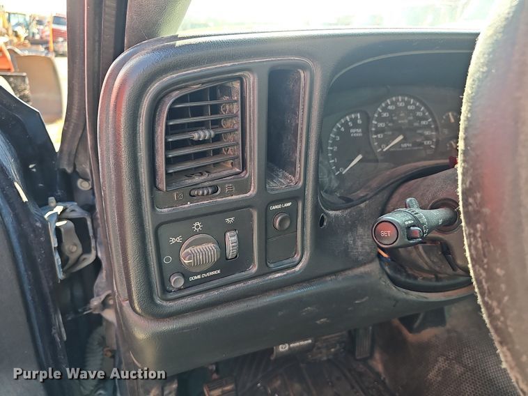 image for item DN8705 2002 Chevrolet Silverado 1500  pickup truck