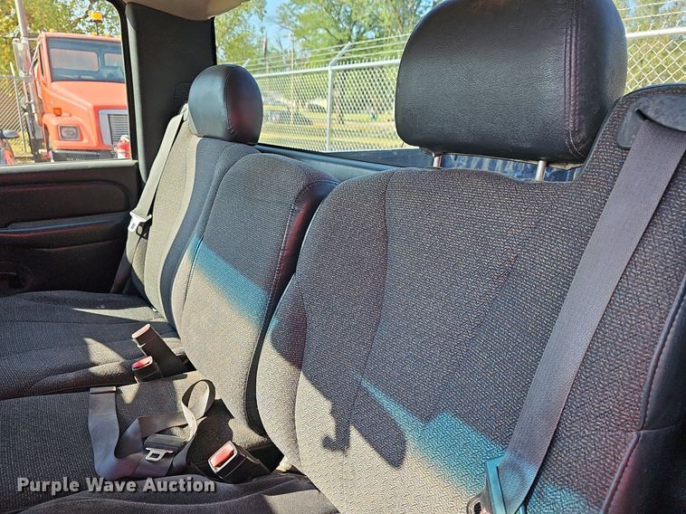 image for item DN8705 2002 Chevrolet Silverado 1500  pickup truck