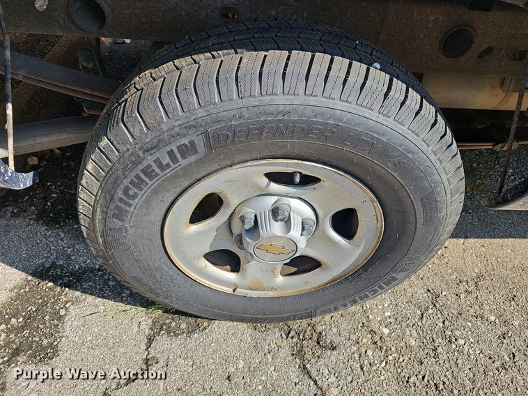 image for item DN8705 2002 Chevrolet Silverado 1500  pickup truck