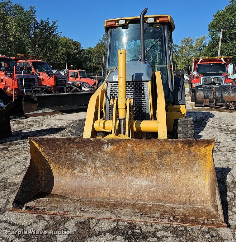 image for item DN8706 2005 John Deere 310G  backhoe