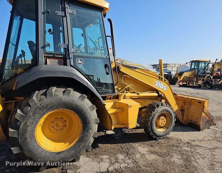 image for item DN8706 2005 John Deere 310G  backhoe