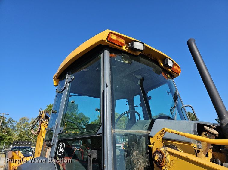 image for item DN8706 2005 John Deere 310G  backhoe