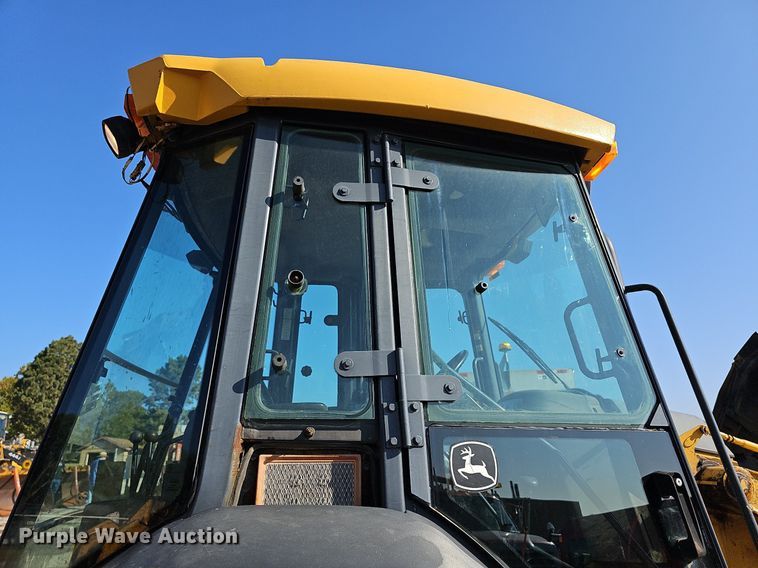 image for item DN8706 2005 John Deere 310G  backhoe