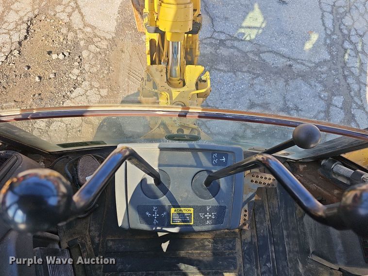 image for item DN8706 2005 John Deere 310G  backhoe