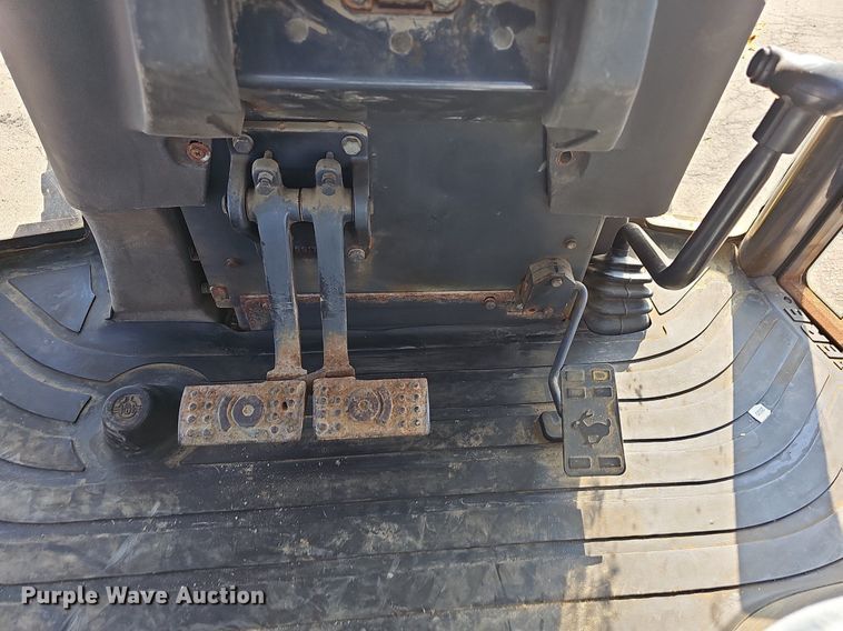 image for item DN8706 2005 John Deere 310G  backhoe