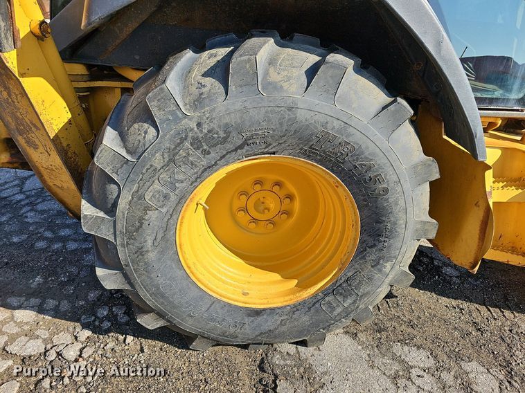 image for item DN8706 2005 John Deere 310G  backhoe