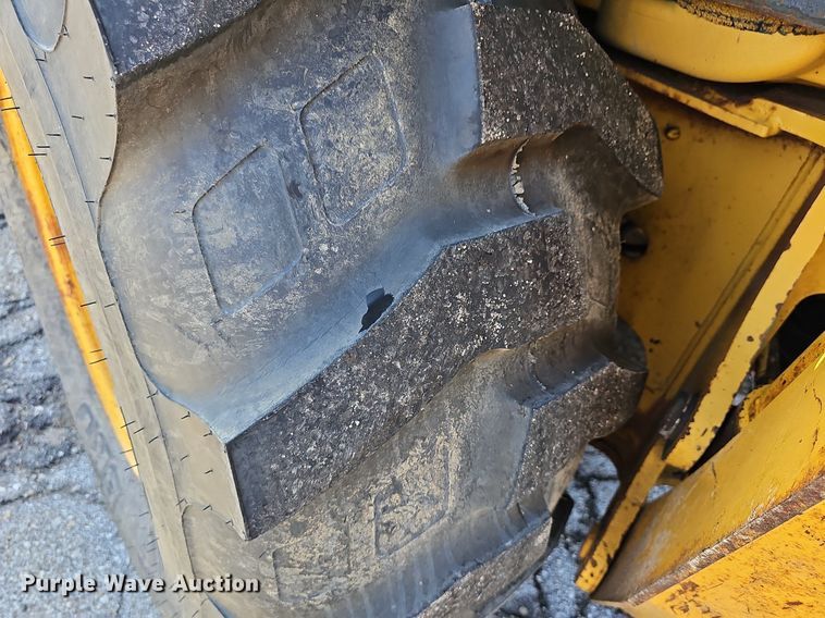 image for item DN8706 2005 John Deere 310G  backhoe