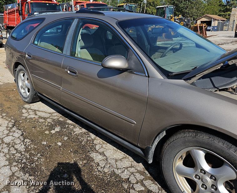 image for item DN8707 2003 Ford Taurus Wagon SE