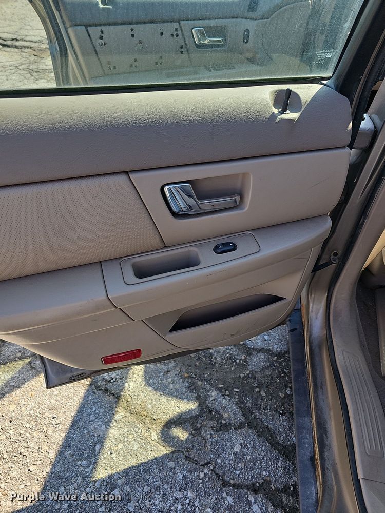 image for item DN8707 2003 Ford Taurus Wagon SE