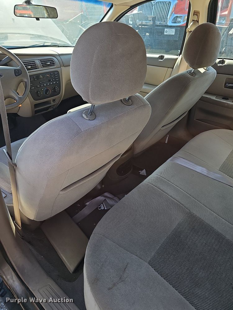 image for item DN8707 2003 Ford Taurus Wagon SE