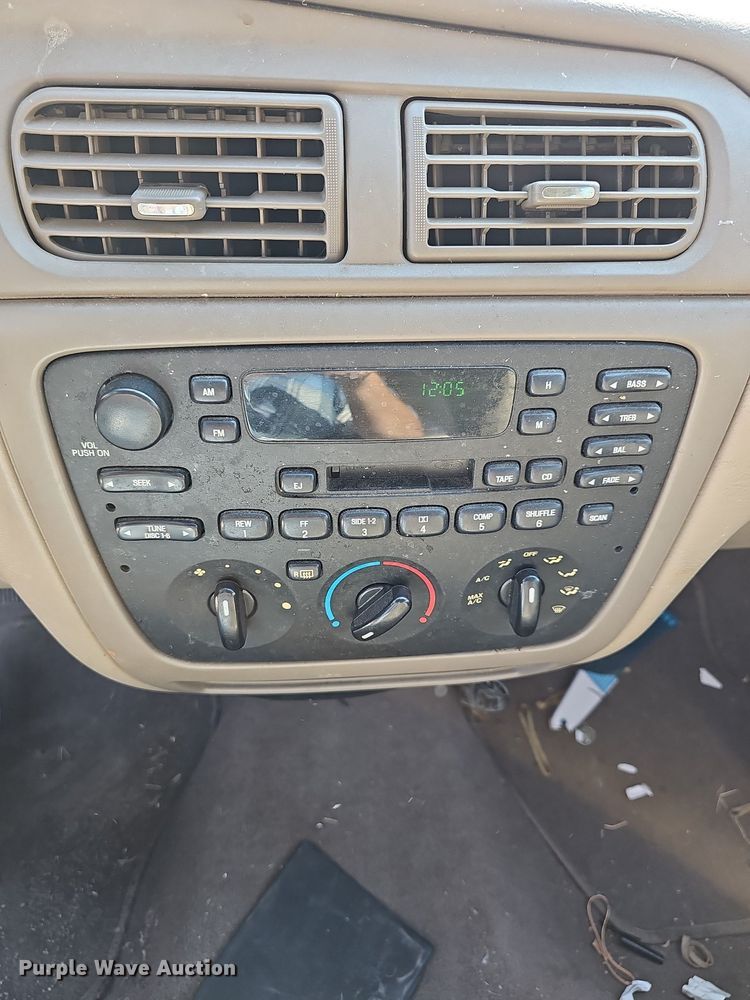 image for item DN8707 2003 Ford Taurus Wagon SE