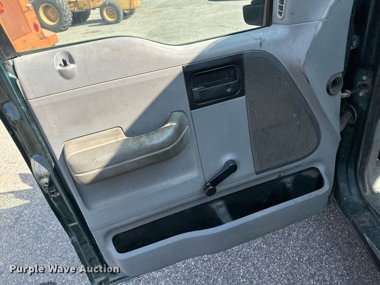 image for item DQ4097 2007 Ford F150 XL  pickup truck