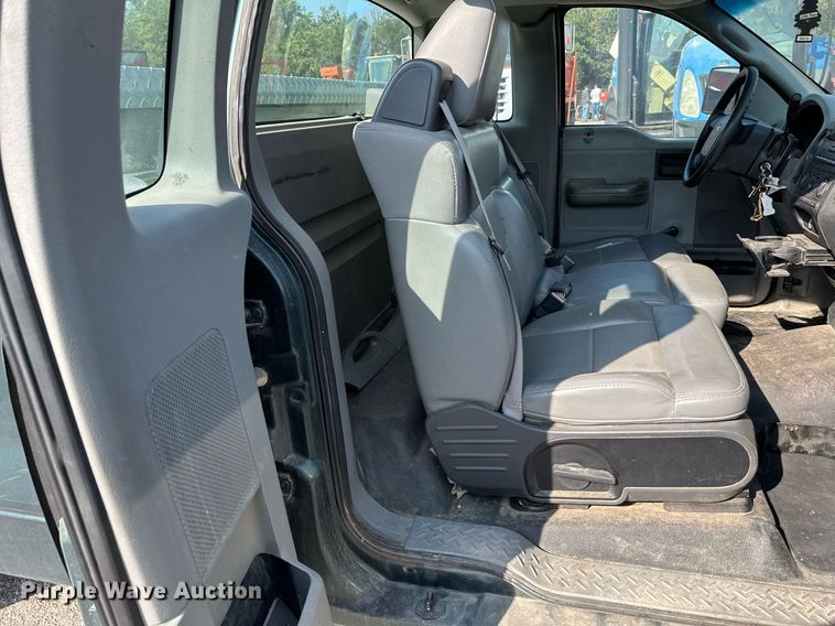 image for item DQ4097 2007 Ford F150 XL  pickup truck