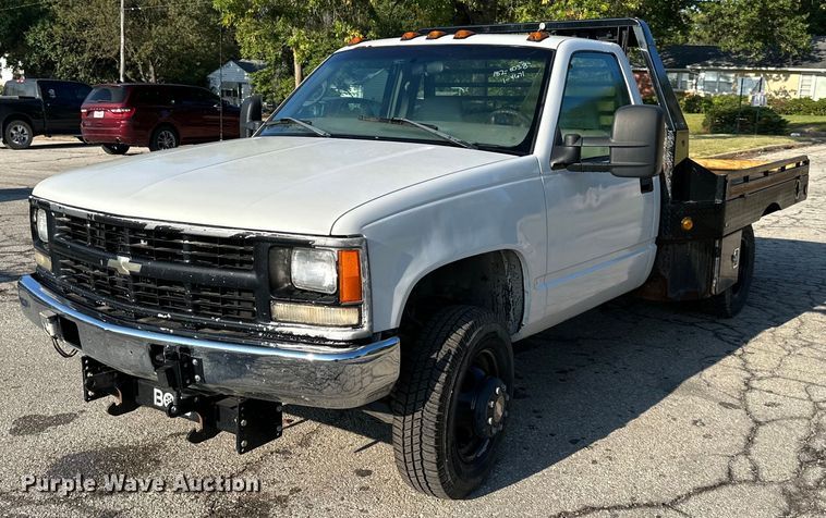 image for item DS2336 1999 Chevrolet K3500  flatbed pickup truck