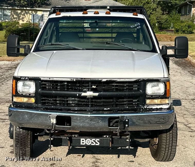 image for item DS2336 1999 Chevrolet K3500  flatbed pickup truck