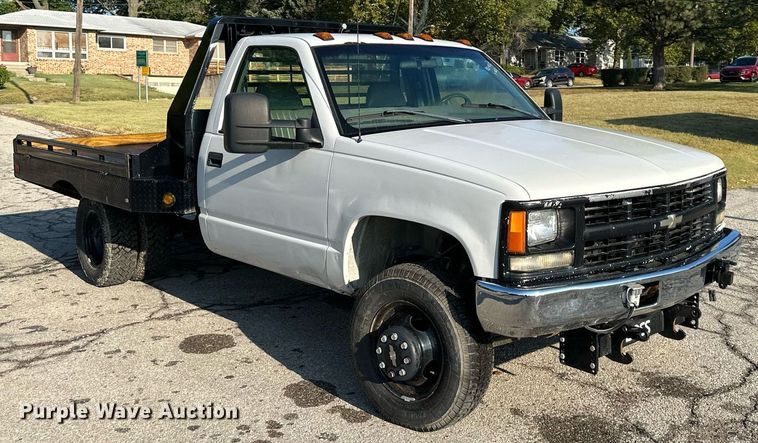 image for item DS2336 1999 Chevrolet K3500  flatbed pickup truck