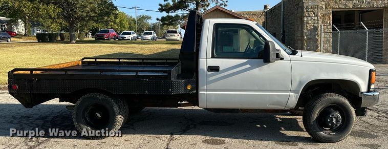image for item DS2336 1999 Chevrolet K3500  flatbed pickup truck
