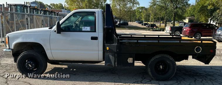 image for item DS2336 1999 Chevrolet K3500  flatbed pickup truck