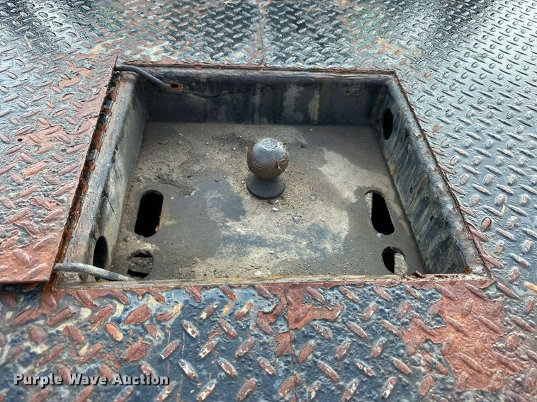 image for item DS2336 1999 Chevrolet K3500  flatbed pickup truck