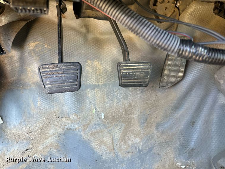 image for item DS2336 1999 Chevrolet K3500  flatbed pickup truck