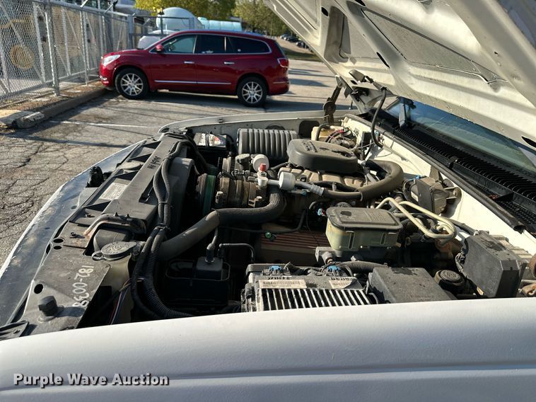 image for item DS2336 1999 Chevrolet K3500  flatbed pickup truck