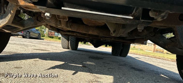 image for item DS2336 1999 Chevrolet K3500  flatbed pickup truck