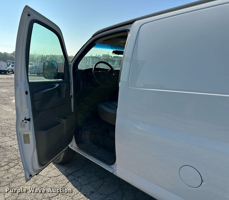 image for item DS2337 2007 Chevrolet Express 2500  van