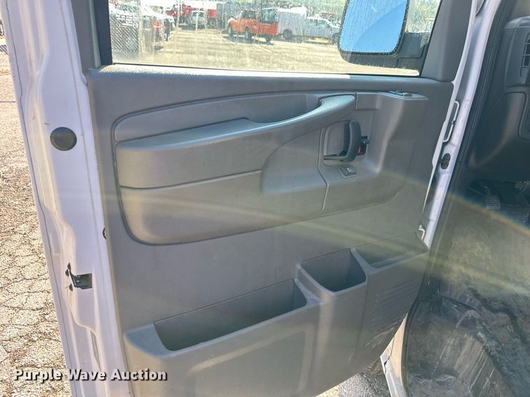 image for item DS2337 2007 Chevrolet Express 2500  van