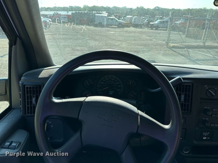 image for item DS2337 2007 Chevrolet Express 2500  van