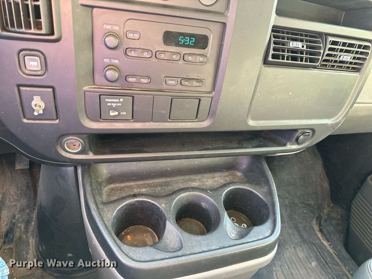 image for item DS2337 2007 Chevrolet Express 2500  van