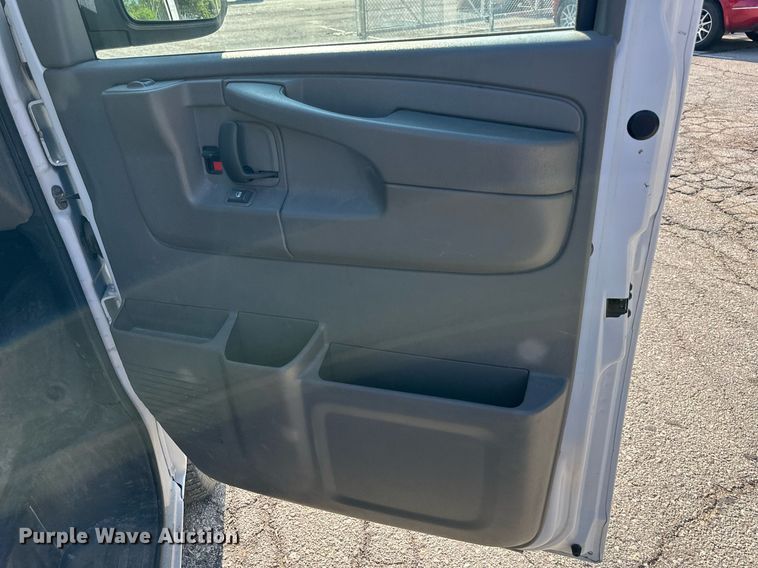 image for item DS2337 2007 Chevrolet Express 2500  van