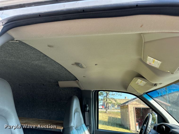 image for item DS2337 2007 Chevrolet Express 2500  van