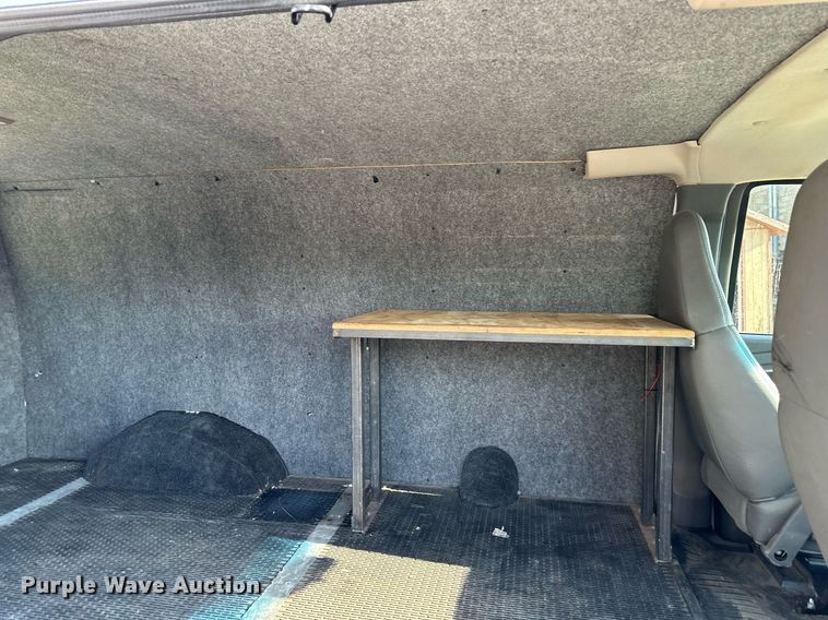 image for item DS2337 2007 Chevrolet Express 2500  van