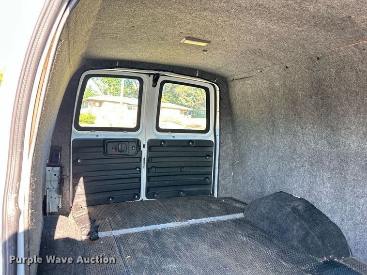 image for item DS2337 2007 Chevrolet Express 2500  van