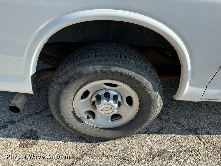 image for item DS2337 2007 Chevrolet Express 2500  van