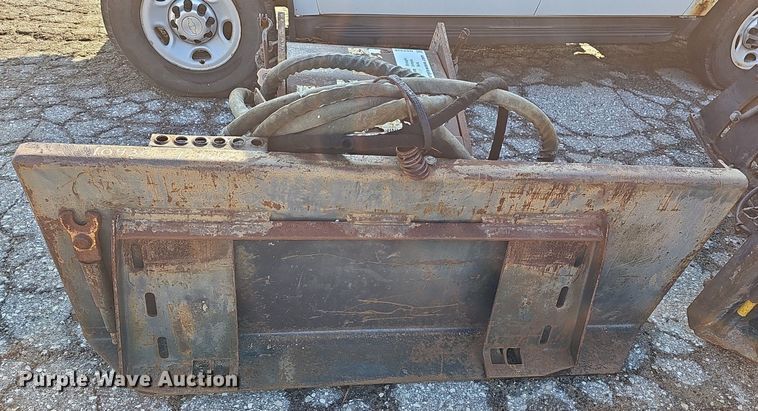 image for item DS2338 Bobcat  18"W skid steer cold planer