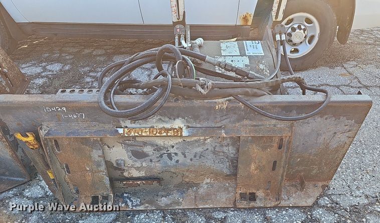 image for item DS2339 Bobcat  18"W skid steer cold planer