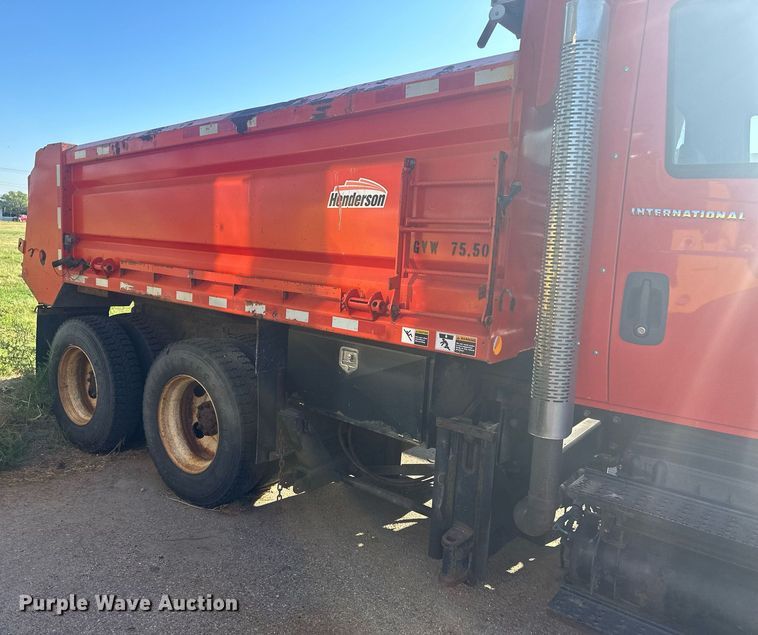 image for item LT9057 2007 International 7400  dump truck