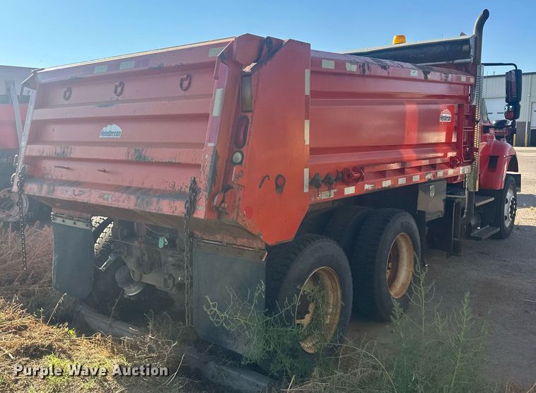 image for item LT9057 2007 International 7400  dump truck