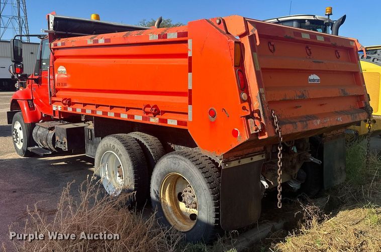 image for item LT9057 2007 International 7400  dump truck