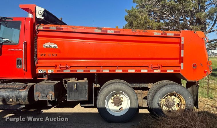 image for item LT9057 2007 International 7400  dump truck