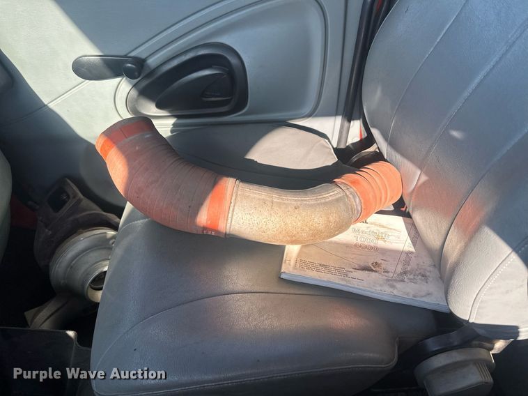 image for item LT9057 2007 International 7400  dump truck