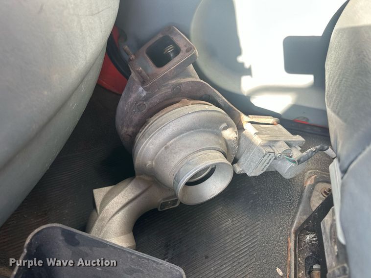 image for item LT9057 2007 International 7400  dump truck