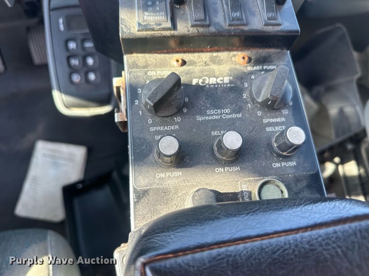 image for item LT9057 2007 International 7400  dump truck