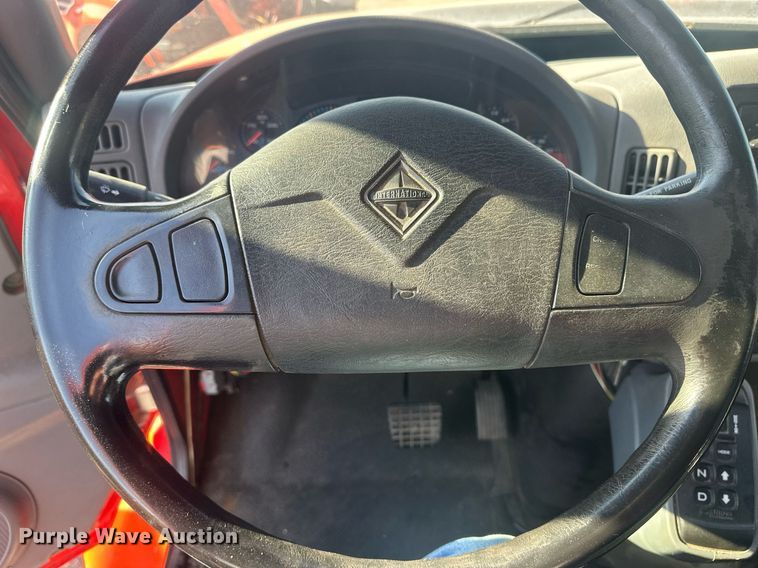 image for item LT9057 2007 International 7400  dump truck