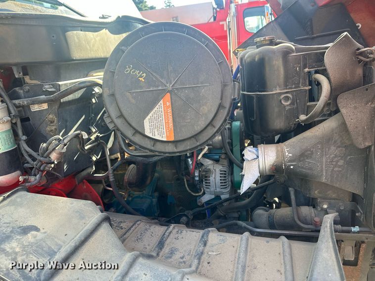 image for item LT9057 2007 International 7400  dump truck