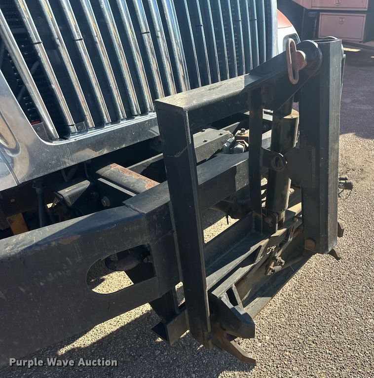 image for item LT9057 2007 International 7400  dump truck