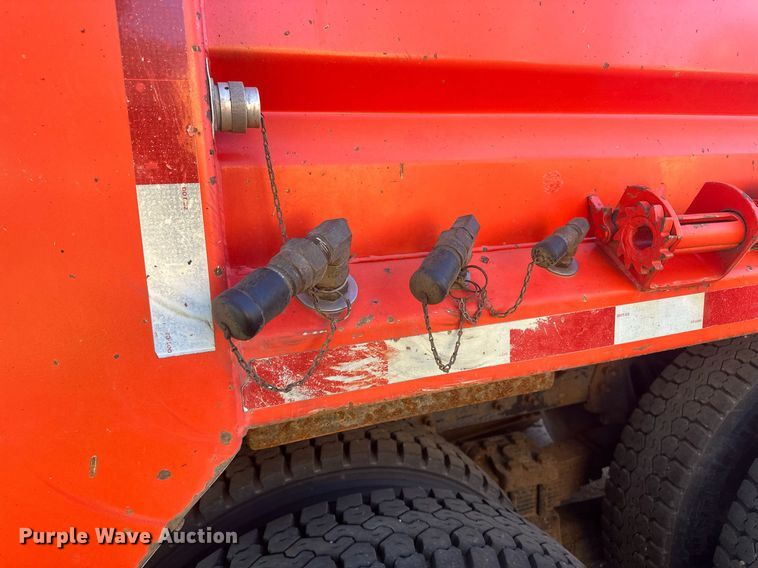 image for item LT9057 2007 International 7400  dump truck