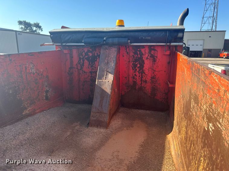 image for item LT9057 2007 International 7400  dump truck